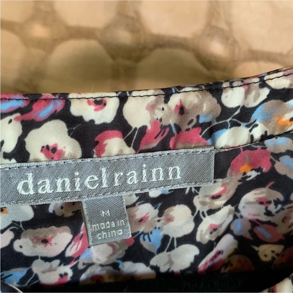 π 2/12$ Pink and Cream Floral Blouse - M - Daniel Rainn - Picture 4 of 11